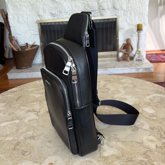 NWOT Coach Ethan Black Leather Pack - Picture 3 of 15